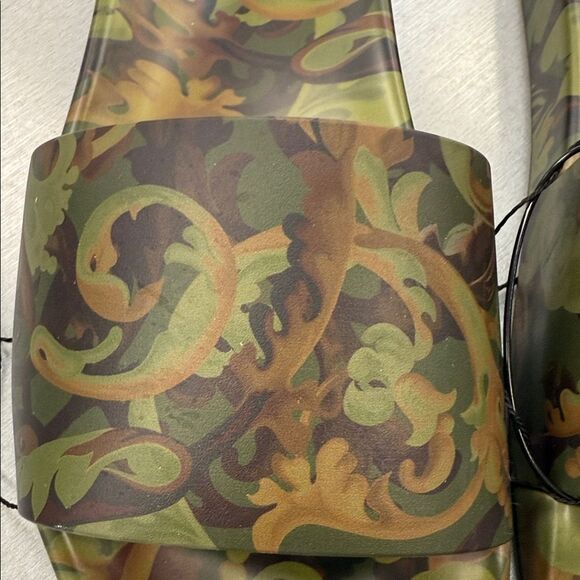 Camouflage Slide Sandals - Picture 3 of 9